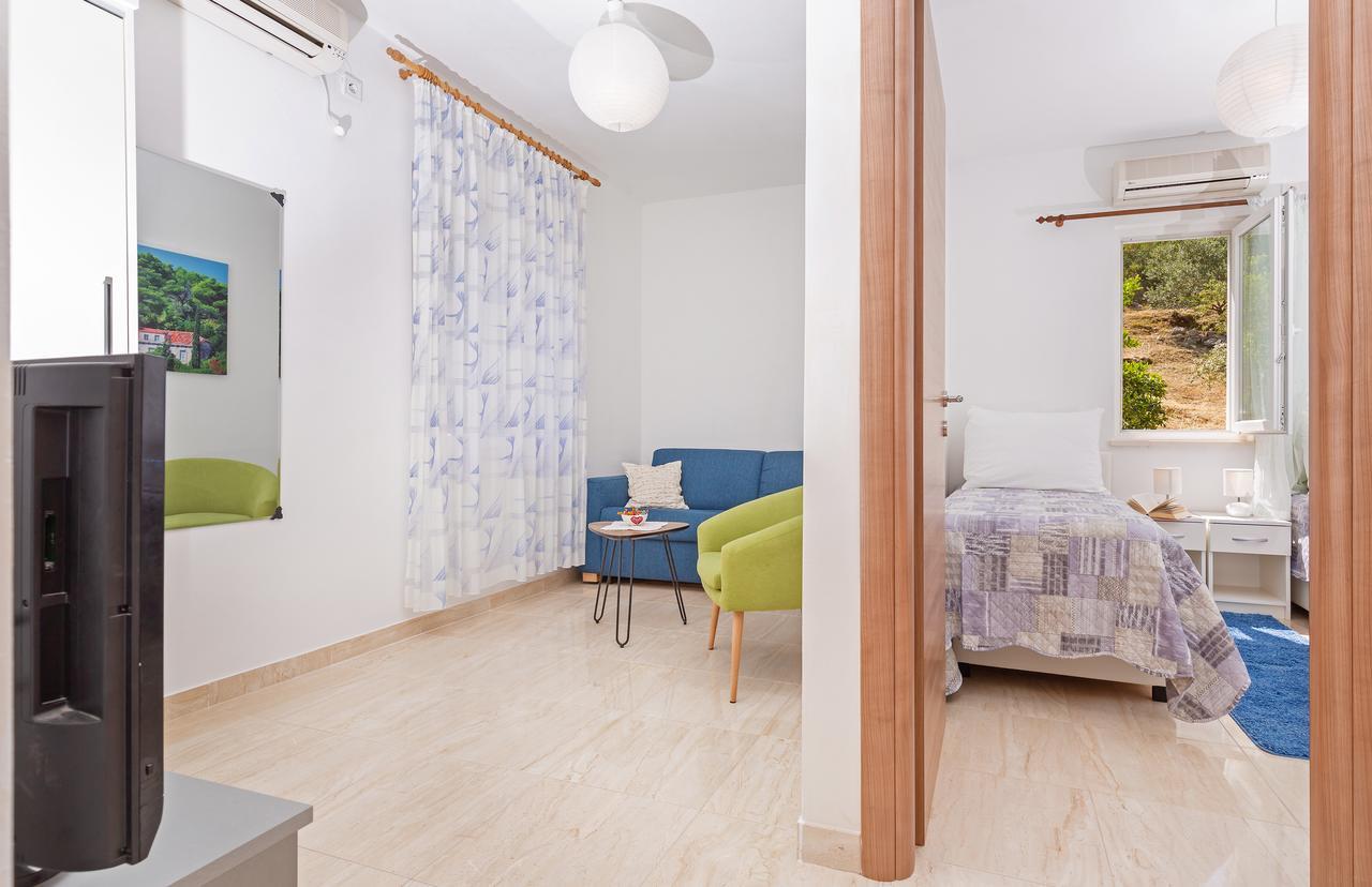 Elica Apartment