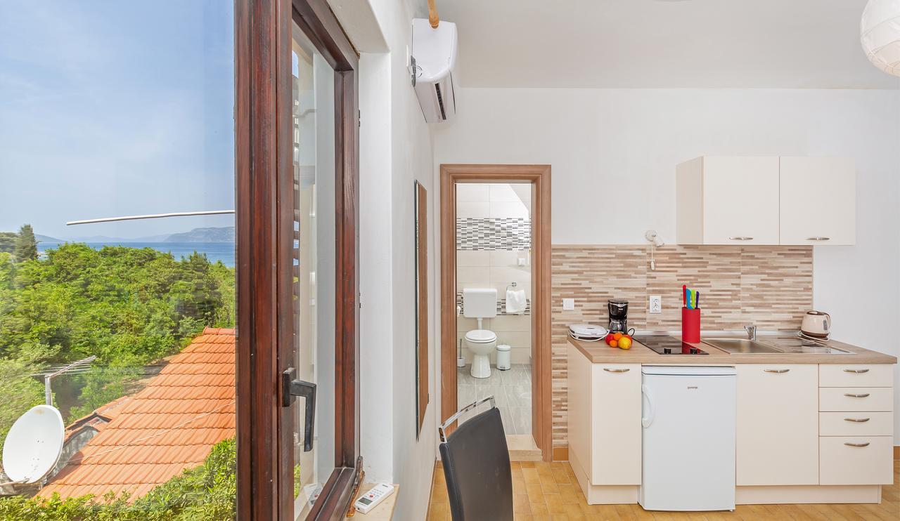 Elica Apartment